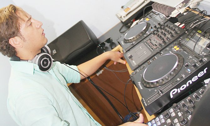 DJ Gian Varela