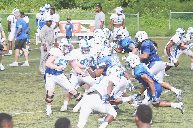  TRAINING DAY: The Middle Tennessee State Blue Raiders practice a scrimmage at the Roscow Davies Soccer Field yesterday.
Photo by Tim Clarke/Tribune Staff
