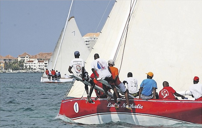 CATCH ME IF YOU CAN: With at least a 20-minute head start, Class B boat Lady Nathalie will attempt to cross the finish before being caught by the A Class boats. 
                                                                                                                                                                                                                                                                         Photo: Patrick Hanna/BIS