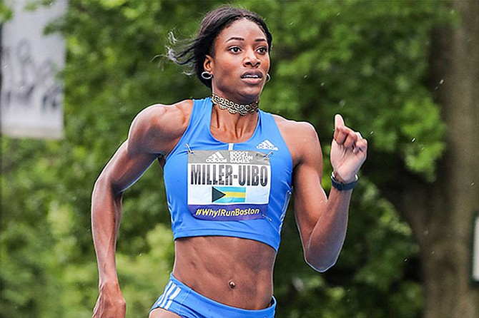 Shaunae Miller-Uibo on her way to a world record in the 200m

 