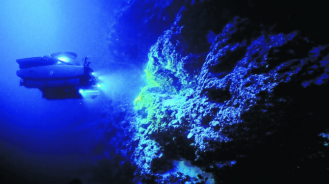 The NADIR sub surveys the underwater terrain of Exuma Sound. Photo: The Island School