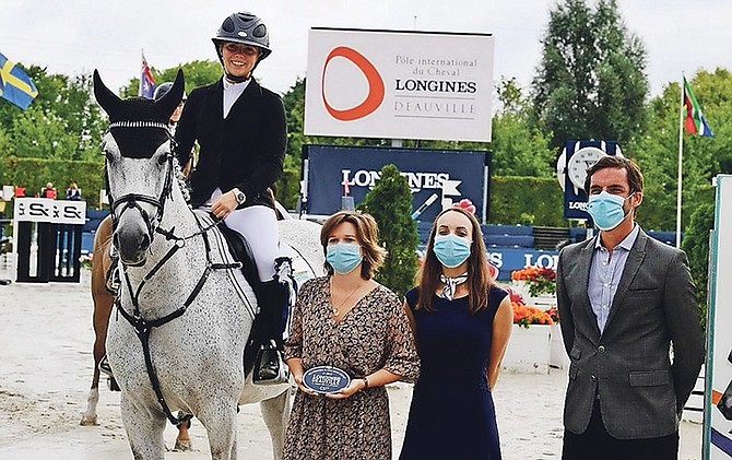 MILLIE Vlasov and Beaumont M/V receive the 3rd place prize in the 1.15m Jumpers at Deauville, France.