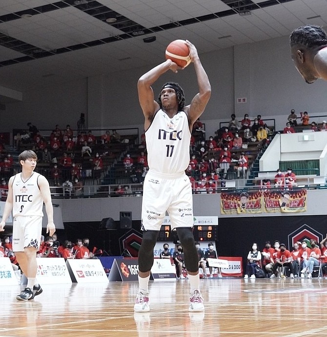 TAVARIO Miller at the free throw line in the Japanese B3 League.
Photo: Shizuoka Veltex