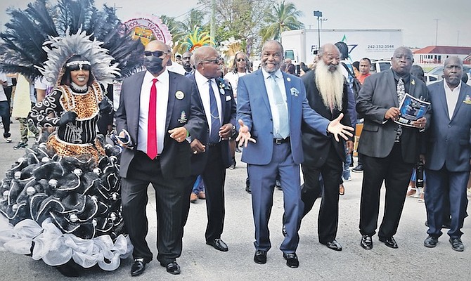 THE LATE Anthony “Huck’ Williams, the founder of the Swingers, was laid to rest on Saturday after a funeral service at Mary, Star of the Sea Catholic Church. Hundreds packed the church to say farewell to the Junkanoo legend whose contribution to the event spanned over 40 years.
Photos: Vandyke Hepburn