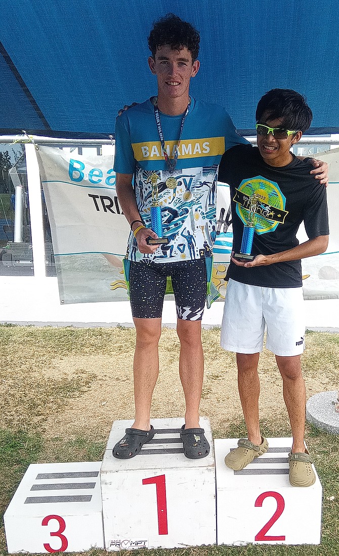 Boys 16-19 winners Malcolm Menzies and Ragh Cordova