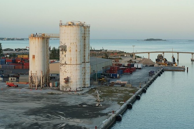 Industrial storage tanks at Nassau port (Photo: gasworld.com)