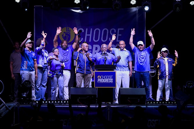 PLP leader Philip ‘Brave’ Davis speaks to Abaco voters on April 22, 2026. Photos: Chappell Whyms Jr
